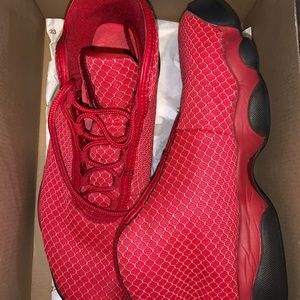 Red Jordan horizons with box